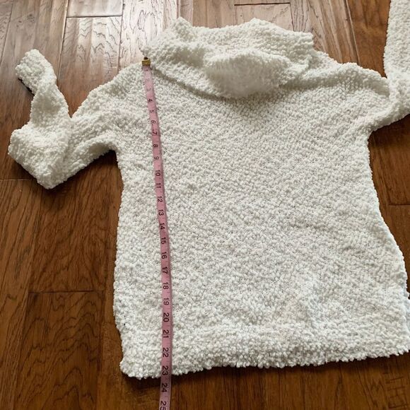 Pink Republic White ‎ Cowl Neck Sweater - Picture 5 of 10